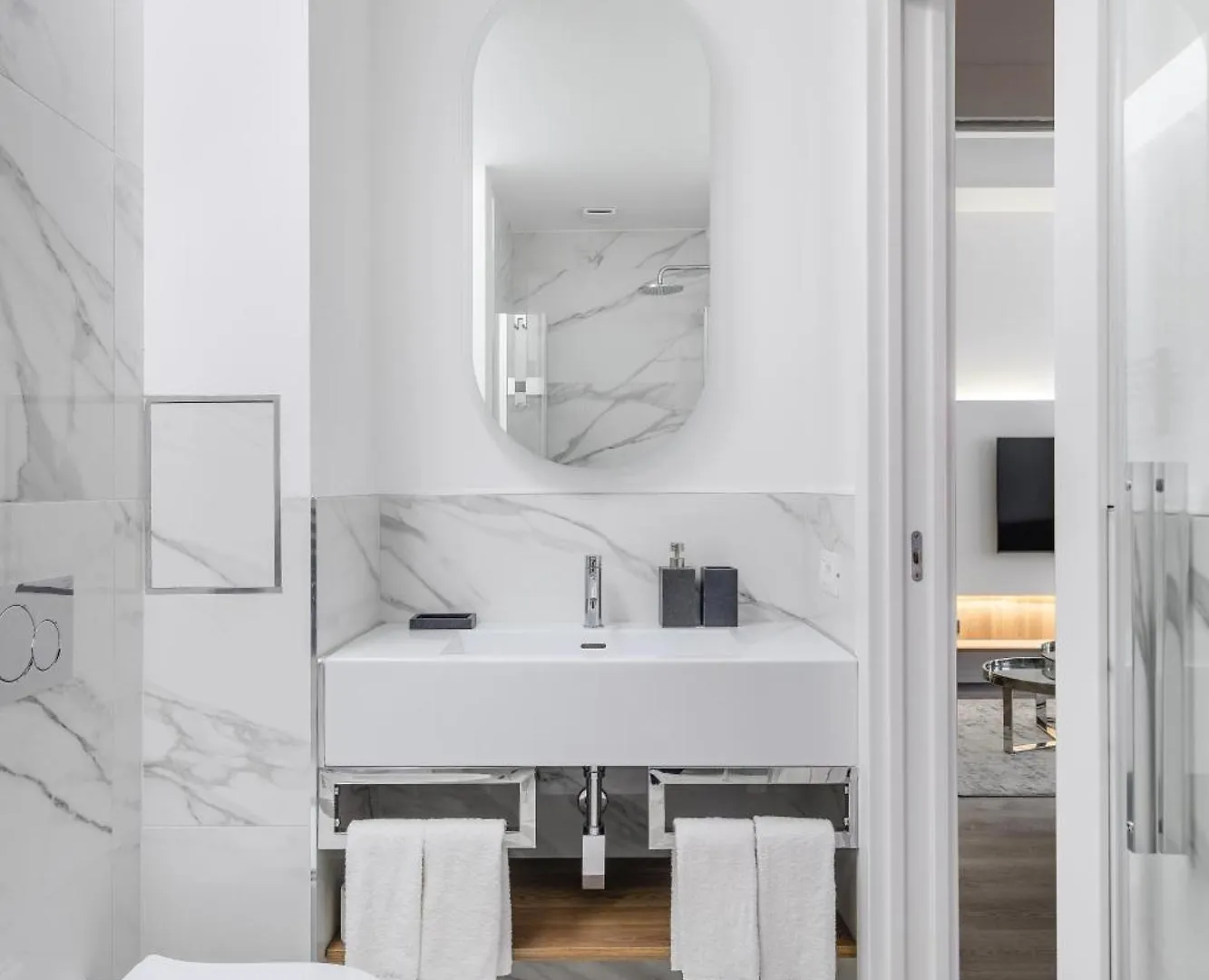 San Babila Luxury Apartment Milan